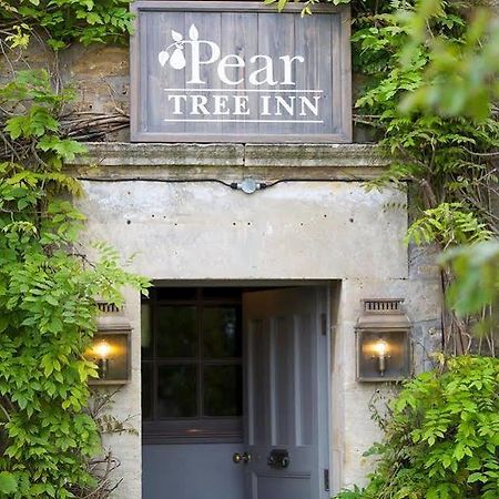 The Pear Tree Inn Melksham Exterior foto